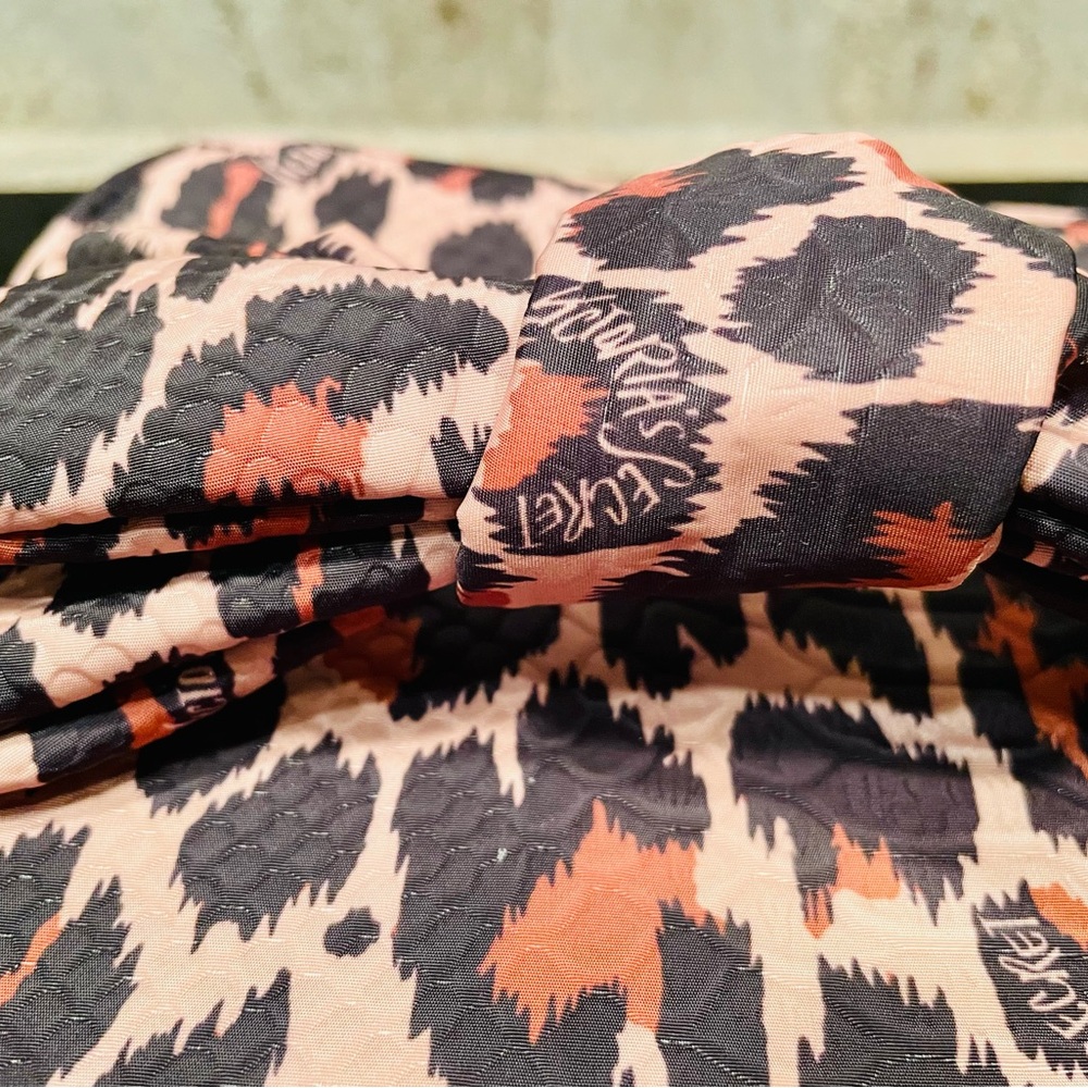 Victoria’s Secret Zippered Cosmetic Case - Picture 4 of 8